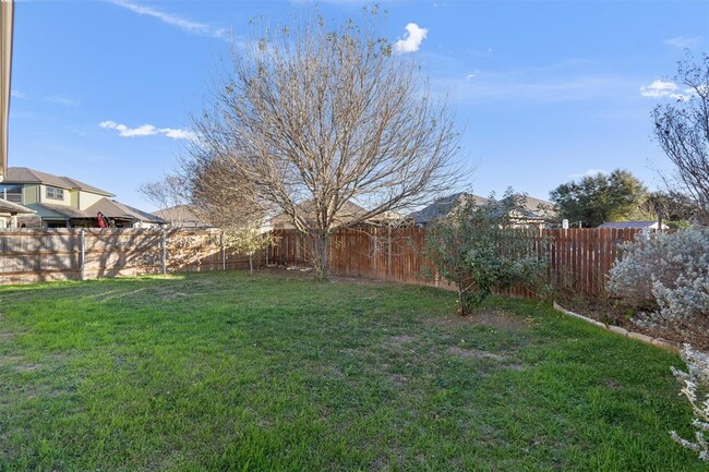Building Photo - 706 Harwood Dr