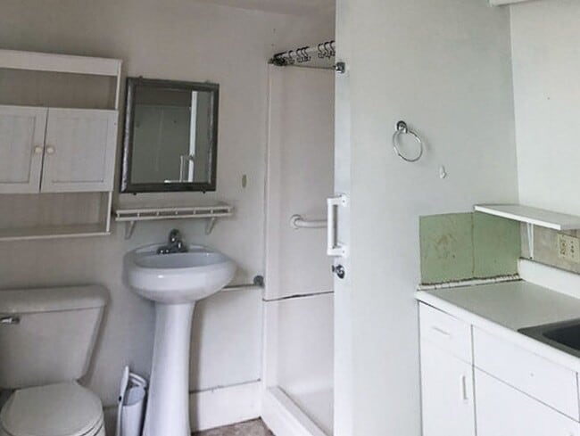 Building Photo - Spacious 5-Bedroom, 4-Bathroom Home Near UVM & Downtown Burlington (10 Walnut St)