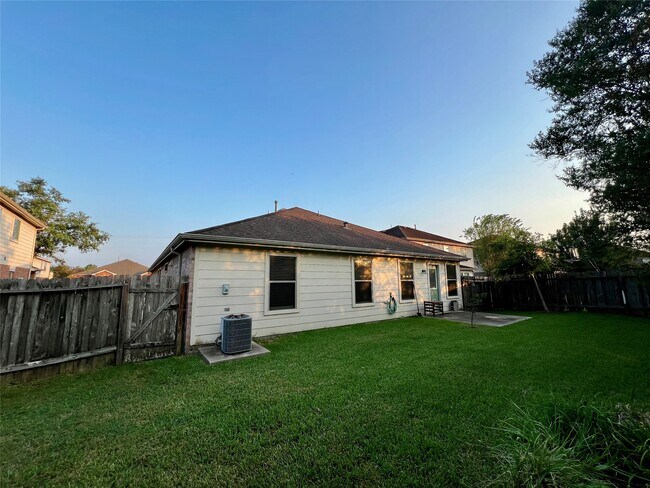 Building Photo - 16750 Bending Creek Ln