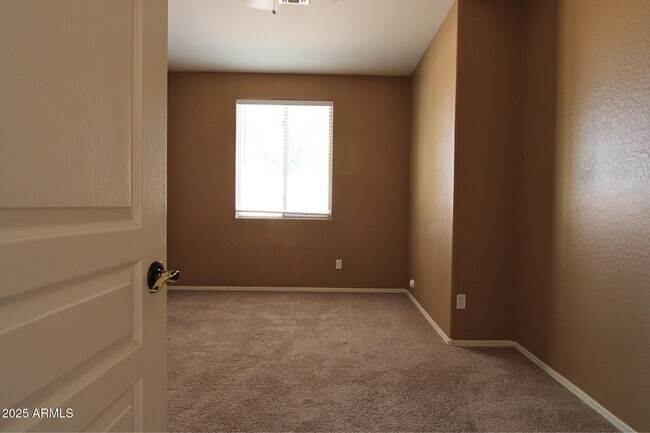 Building Photo - 1554 E Prickly Pear Pl