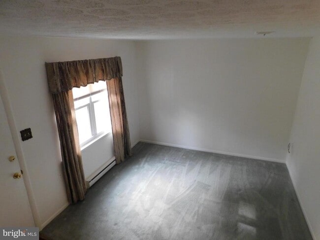 Building Photo - 205 Moore Dr