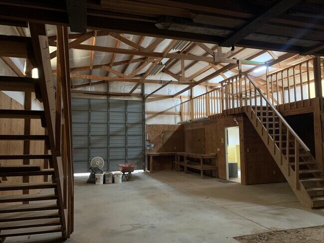 Building Photo - 2013 Mayfield Dr