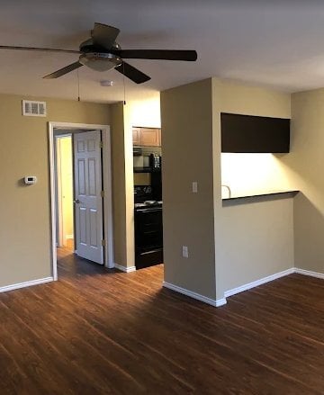 Building Photo - 2805 Mustang Dr