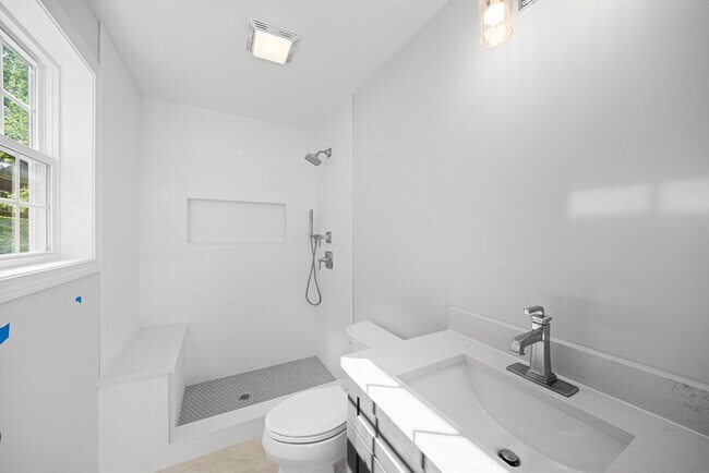 Building Photo - 45 Brookfield Rd