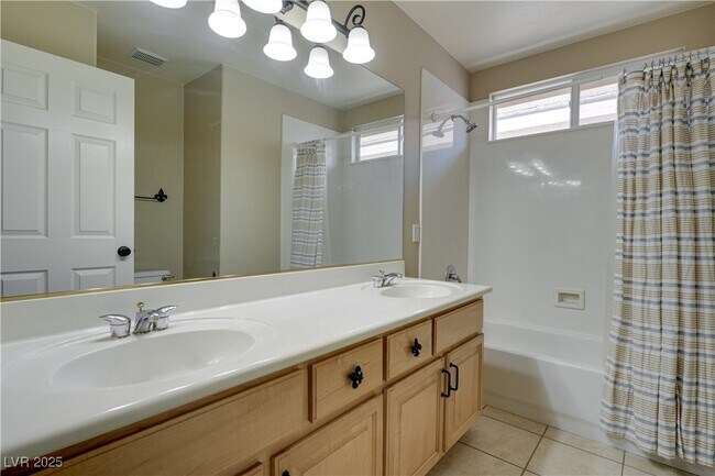 Building Photo - 10990 Fishers Island St