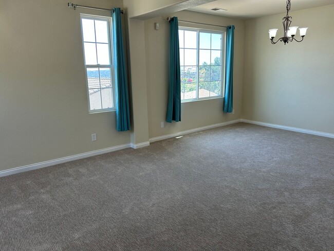 Building Photo - 1651 Daybreak Pl