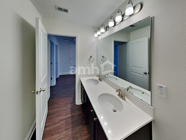 Building Photo - 2865 Ponds Trl
