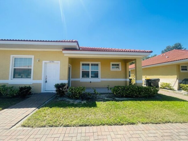 Primary Photo - Tuscany Preserve-1595 Cumin Dr Poinciana F...