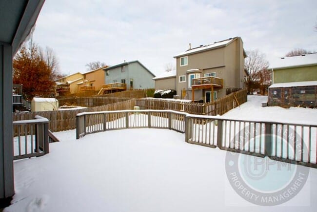 Building Photo - Comfortable and Cozy 3 Bedroom/2 Bath Home