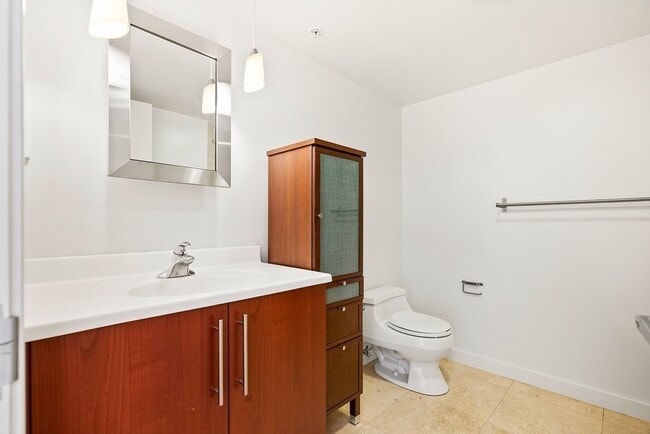 Building Photo - 51 Bow St