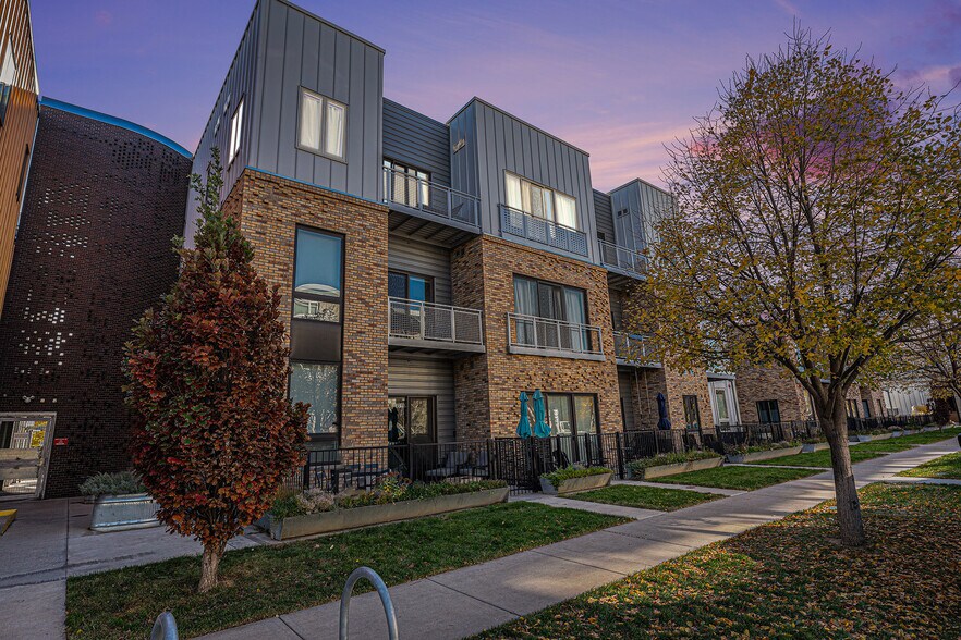 Building Photo - 2550 Lawrence St