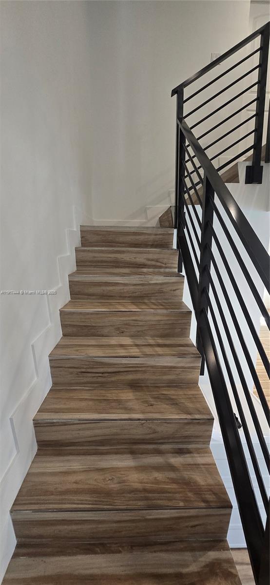 Building Photo - 3620 Thomas Ave