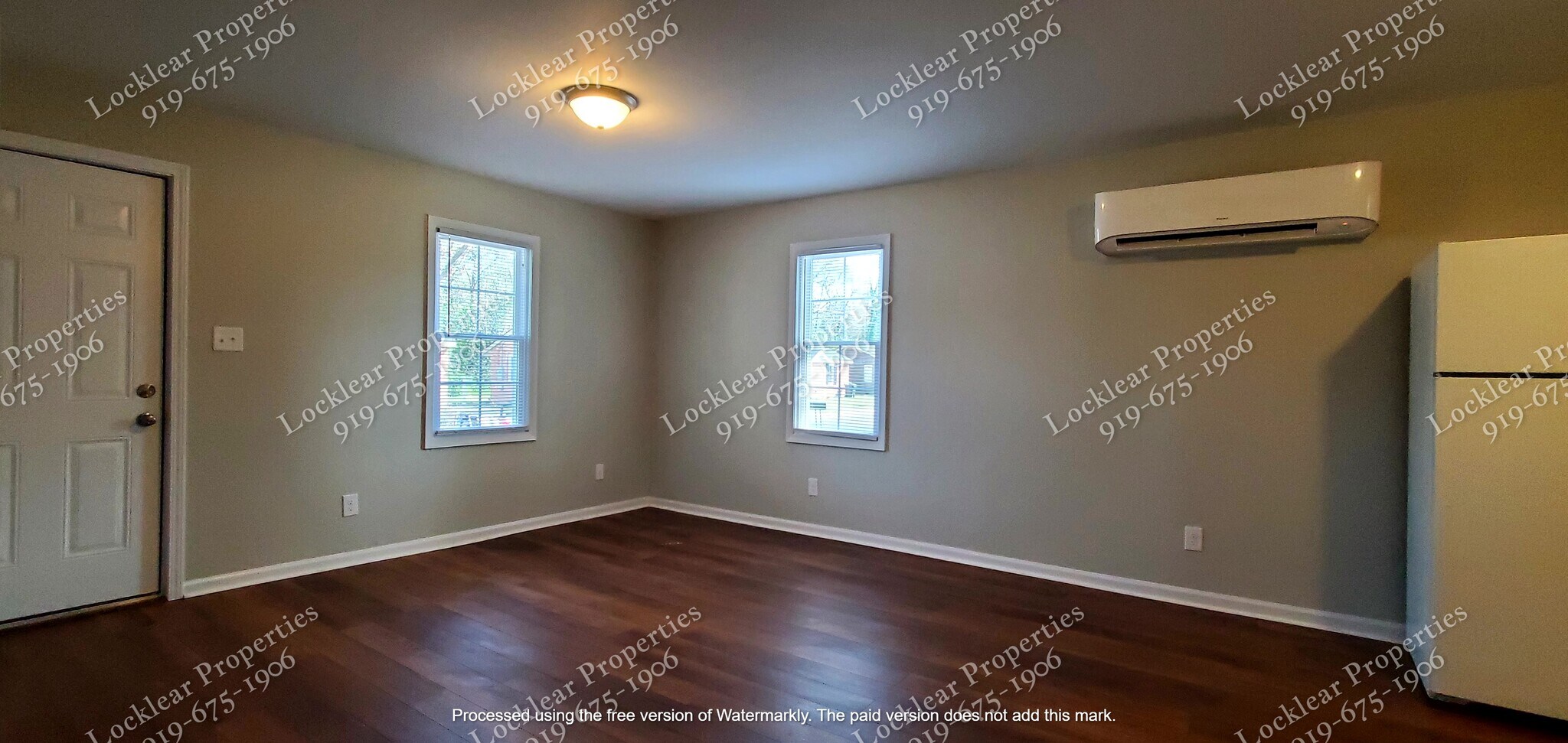 living room - 603 Hugh St