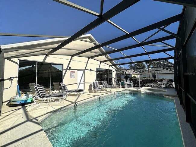 Building Photo - 16724 Rolling Green Dr