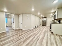Building Photo - 3-Bed, 2-Bath Beauty in a Can’t-Miss Locat...