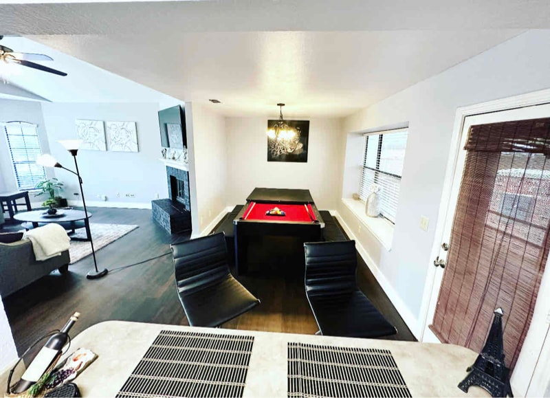 Building Photo - 9360 Sunset Dr