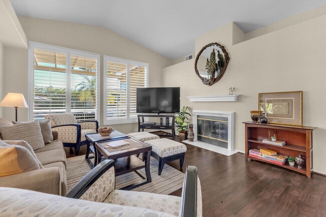 Building Photo - 170 Vía Tramonto