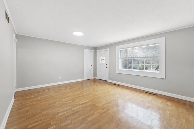 Building Photo - 9485 Waterman Dr