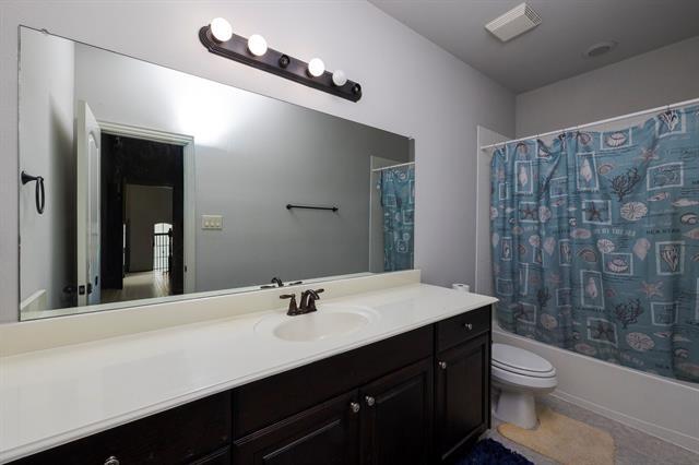 Building Photo - 5579 Lightfoot Ln