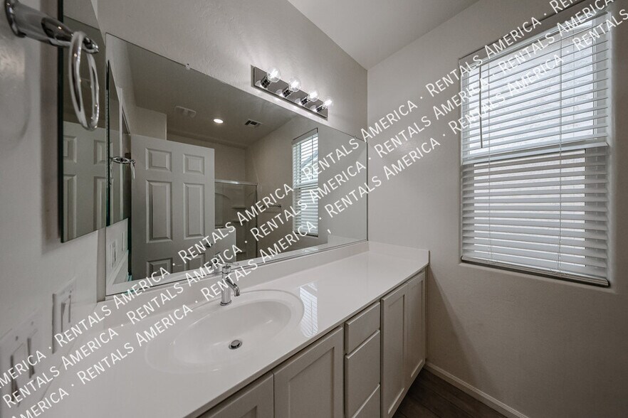 Building Photo - 1857 W 22nd Ave