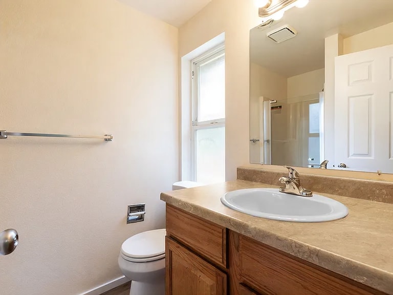 Master Bathroom - 1921 Chestnut St