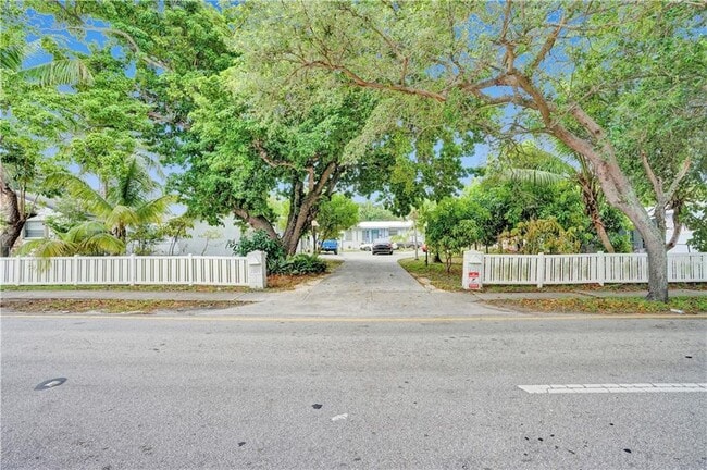 Primary Photo - 2320 Polk St