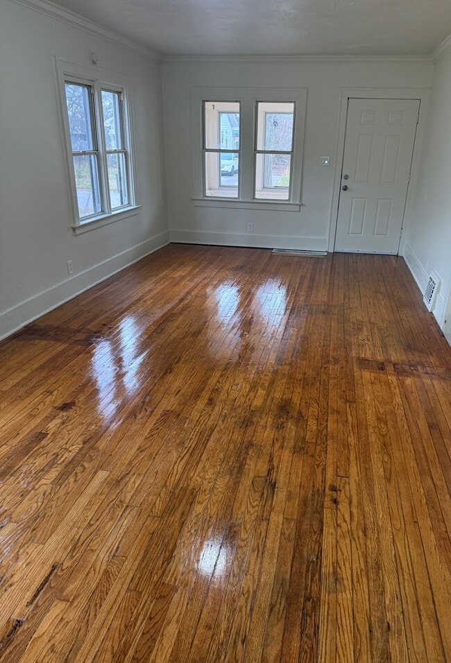 Building Photo - 2414 Mallery St