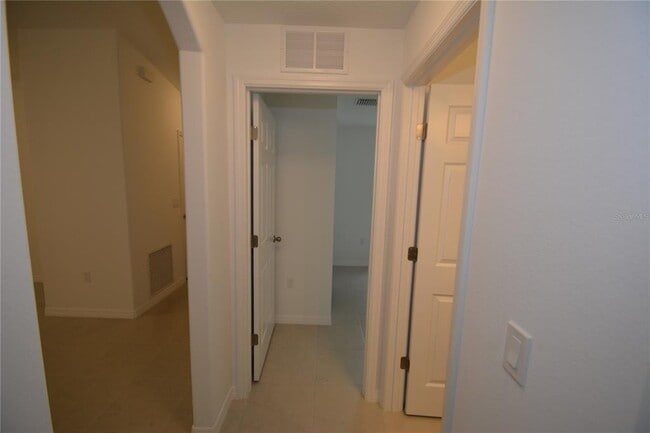 Building Photo - 14 Unimay Ct