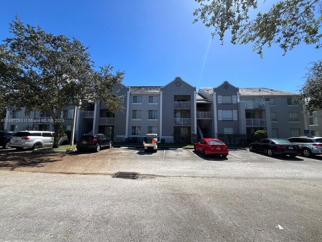 Building Photo - 655 SW 111th Way