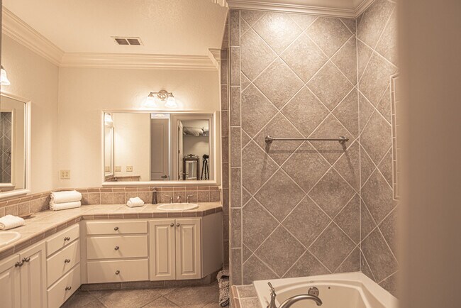 Building Photo - 311 Eagles Way