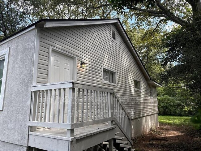Building Photo - 4692 College St