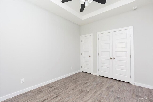 Building Photo - 3405 E Zinnia Ave