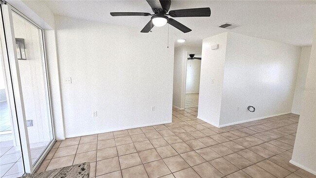 Building Photo - 284 Rotonda Blvd W