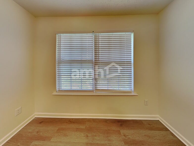Building Photo - 4020 Landerwood Dr