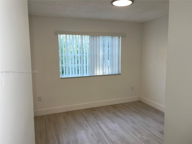 Building Photo - 4171 N Haverhill Rd