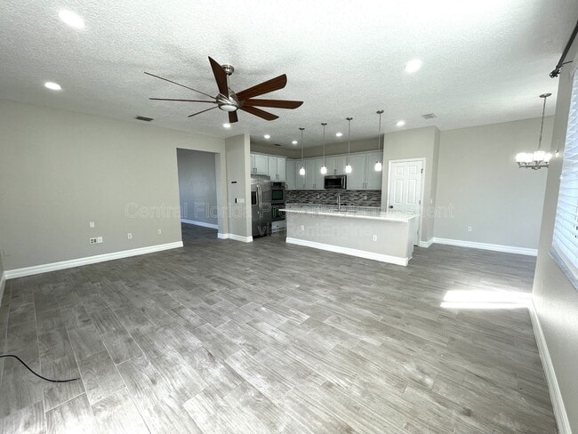 Building Photo - 4032 Meadowlark Dr