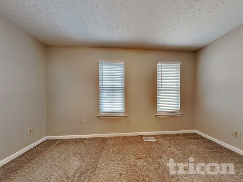 Building Photo - 1399 Ling Dr