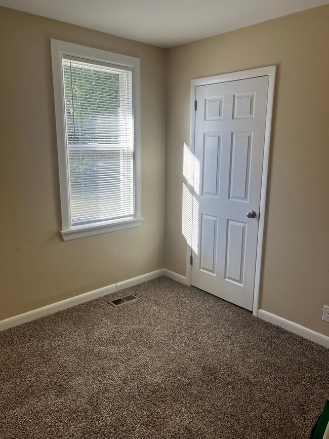 Building Photo - 712 W Sagefield Dr