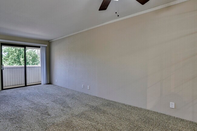 Building Photo - 2820 N Arcadia Ct