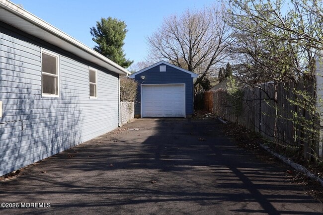 Building Photo - 1540 Birmingham Ave