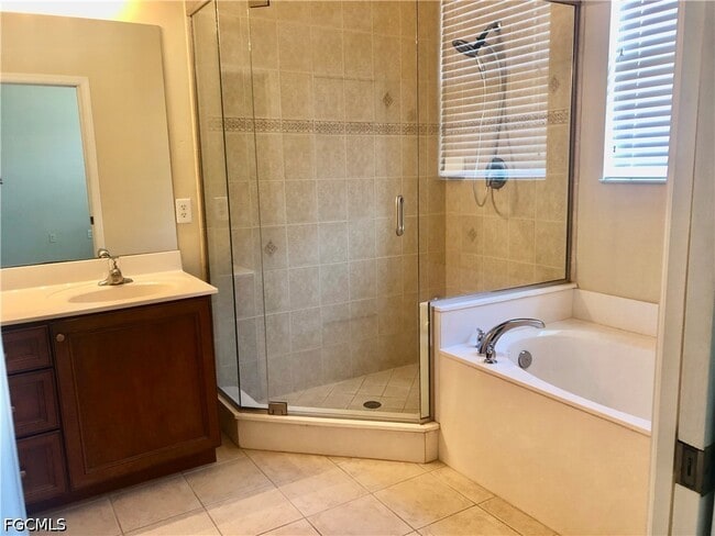 Building Photo - 9813 Quinta Artesa Way