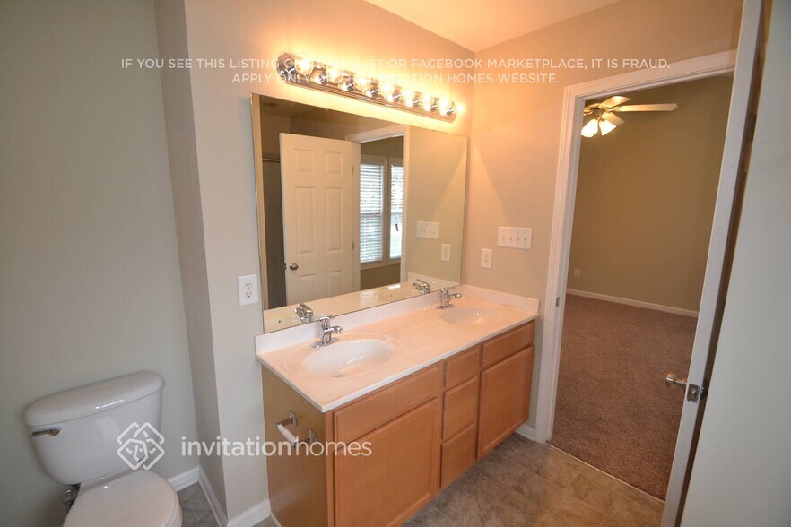 Building Photo - 7807 Green Mill Dr