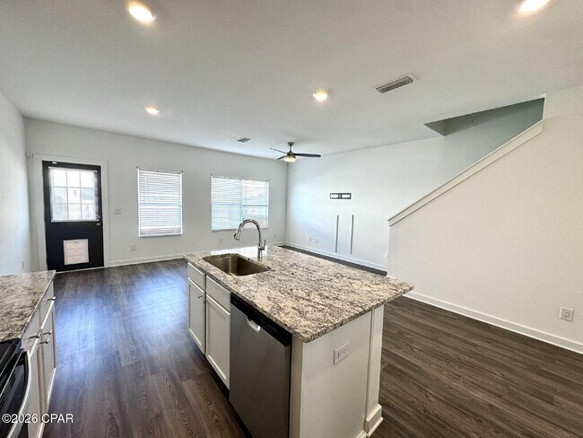 Building Photo - 5889 Tyndall Pl