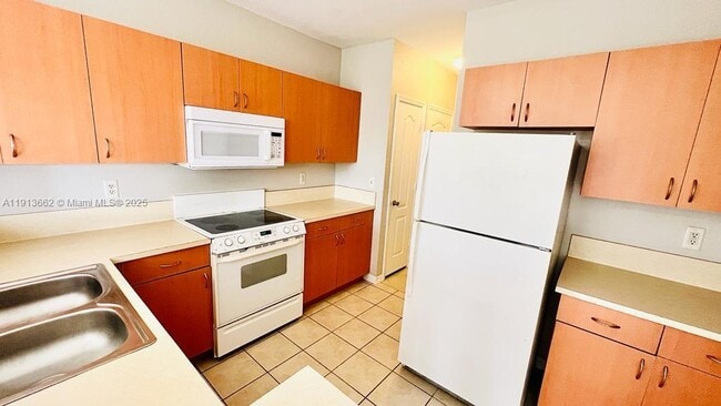 Building Photo - 124 SW Peacock Blvd