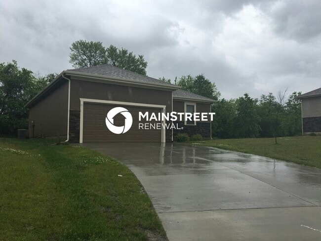 Primary Photo - 4 Bedroom Pet-Friendly Home in Grain Valle...