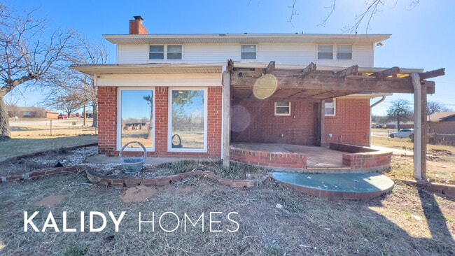 Building Photo - 4605 Sunset Terrace