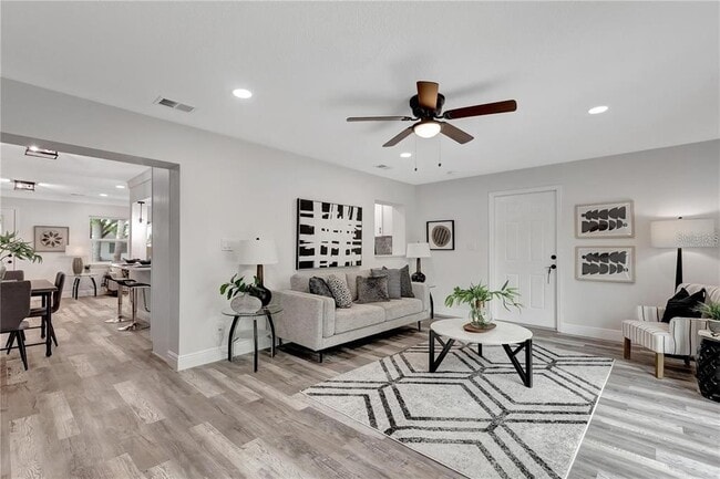 Building Photo - 6660 17th Ln N