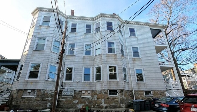 Building Photo - 21 Burr St