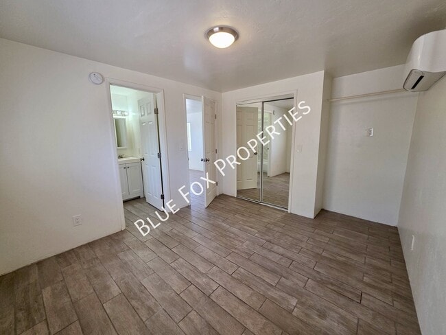 Building Photo - 3401 E Bermuda St