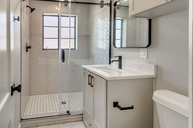 Building Photo - 1421 Classen Dr